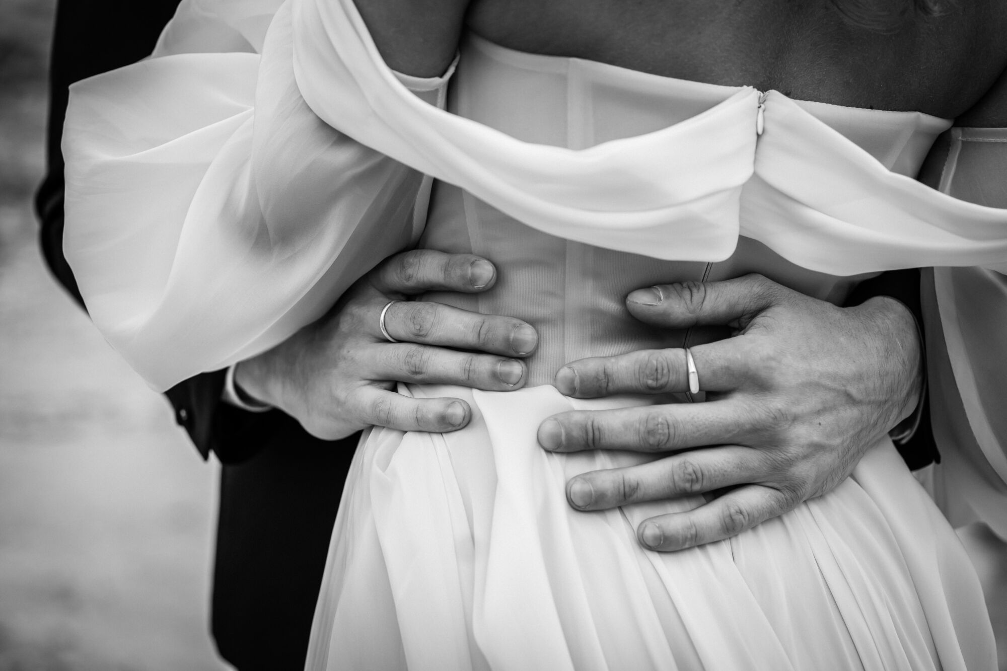 Hledáte svatebního fotografa, který fotí přirozeně, citlivě a bez stresu? Zachytím váš den takový, jaký opravdu byl.