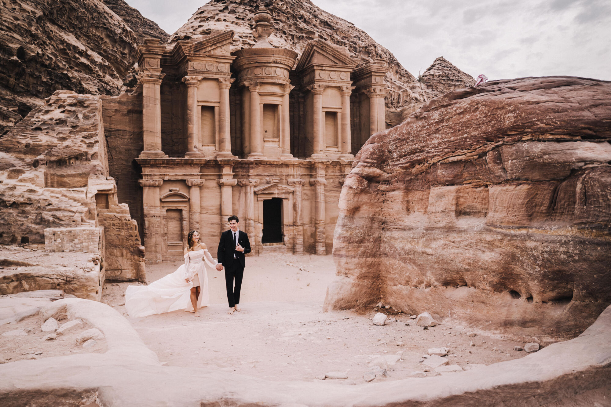 Hledáte svatebního fotografa, který fotí přirozeně, citlivě a bez stresu? Zachytím váš den takový, jaký opravdu byl.