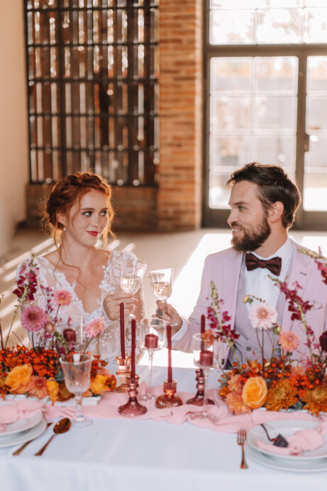 Reportážní svatební focení na&nbsp;statku – přirozené světlo, emoce a&nbsp;atmosféra dne. Stodola Popovice