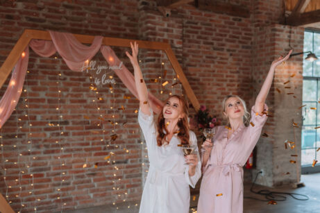 Areal Popovice - svatby. Překrásná svatba focení od fotografky plné emocí.