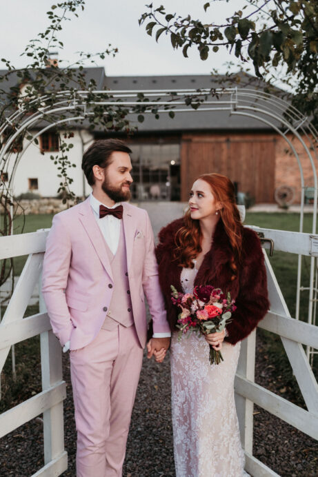 Svatební fotografie od fotografky Východní čechy - stodola Popovice